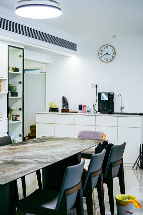 厨房3装修效果图165㎡极简大宅，满墙定制柜实