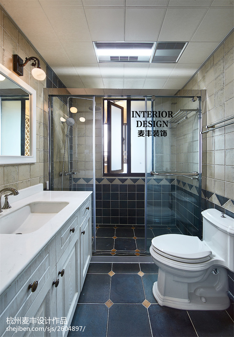 简约美式卫生间玻璃门隔断效果图美式经典卫生间设计图片赏析