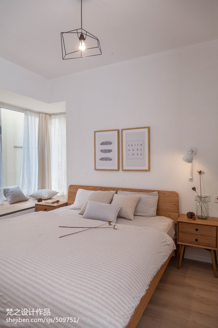 卧室窗帘装修效果图三居室MUJI风格卧室装修效果混搭卧室设计图片赏析