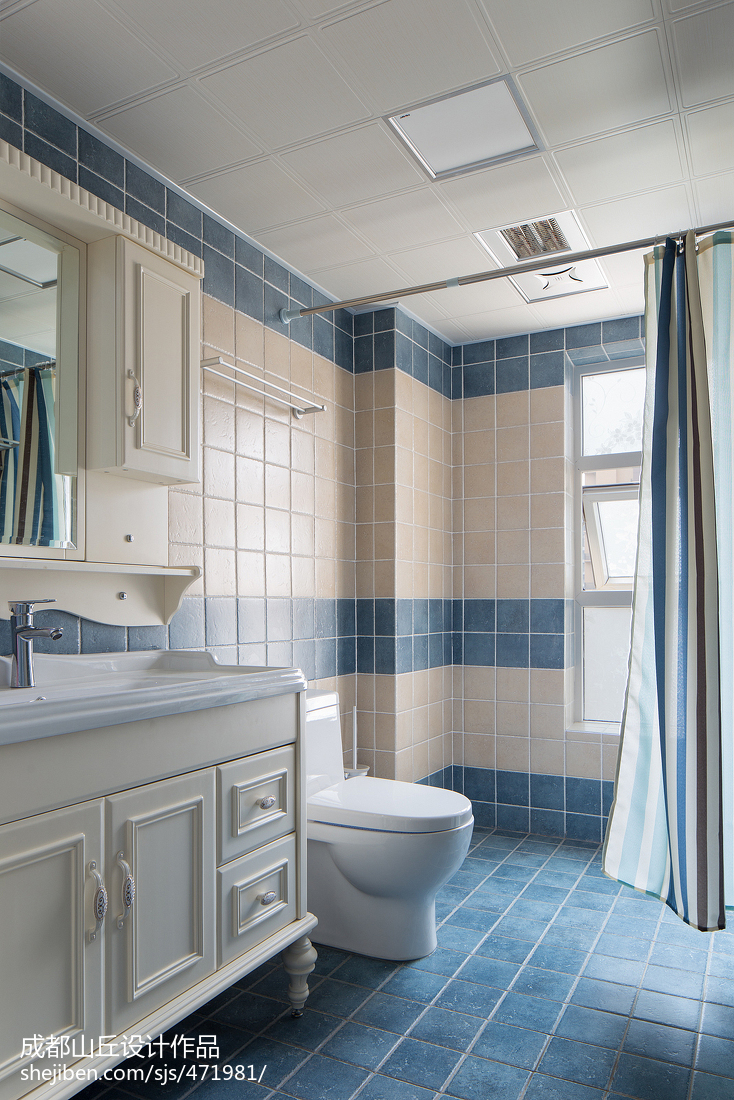 卫生间马桶装修效果图美式风格卫生间蓝色瓷砖装修图片美式卫生间设计图片赏析