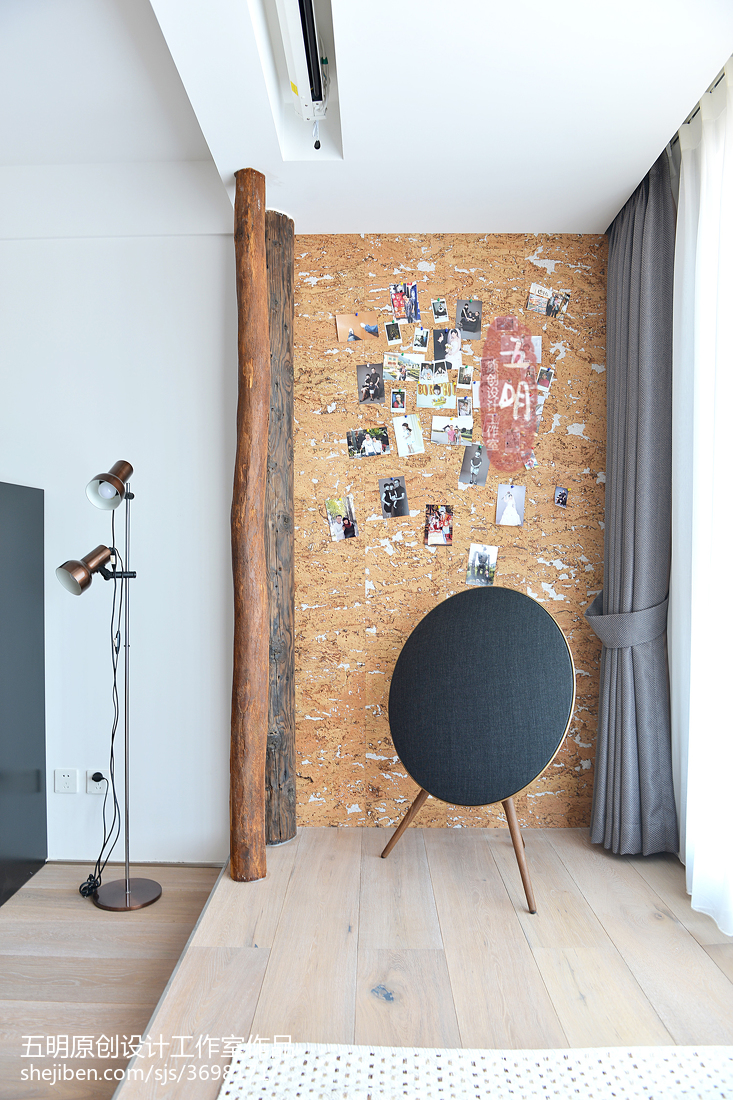 客厅木地板装修效果图北欧风格照片墙装修效果图北欧极简客厅设计图片赏析