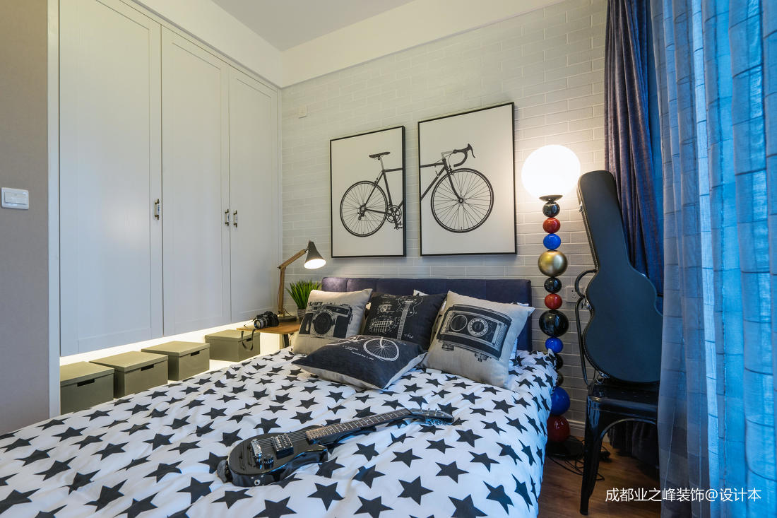 卧室窗帘装修效果图温馨32平现代小户型装修案例现代简约卧室设计图片赏析