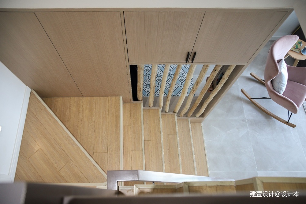小复式北欧风楼梯储物柜设计北欧极简功能区设计图片赏析