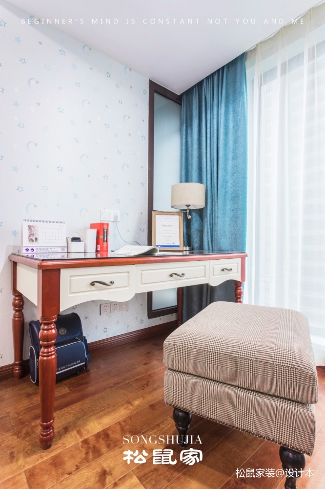 柔和美式儿童房书桌设计美式经典卧室设计图片赏析
