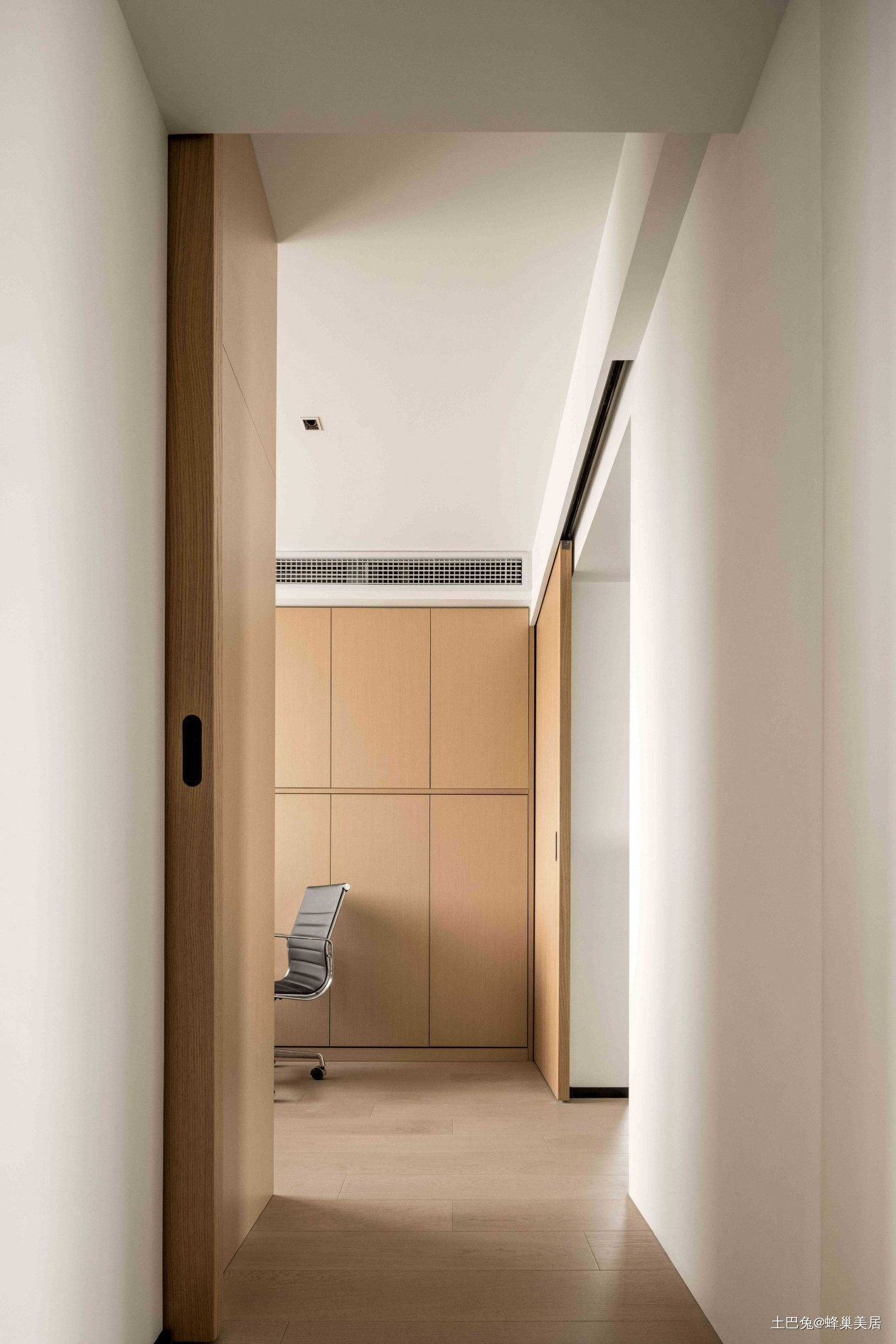 70平日式高级感单身公寓功能和颜值统一日式功能区设计图片赏析