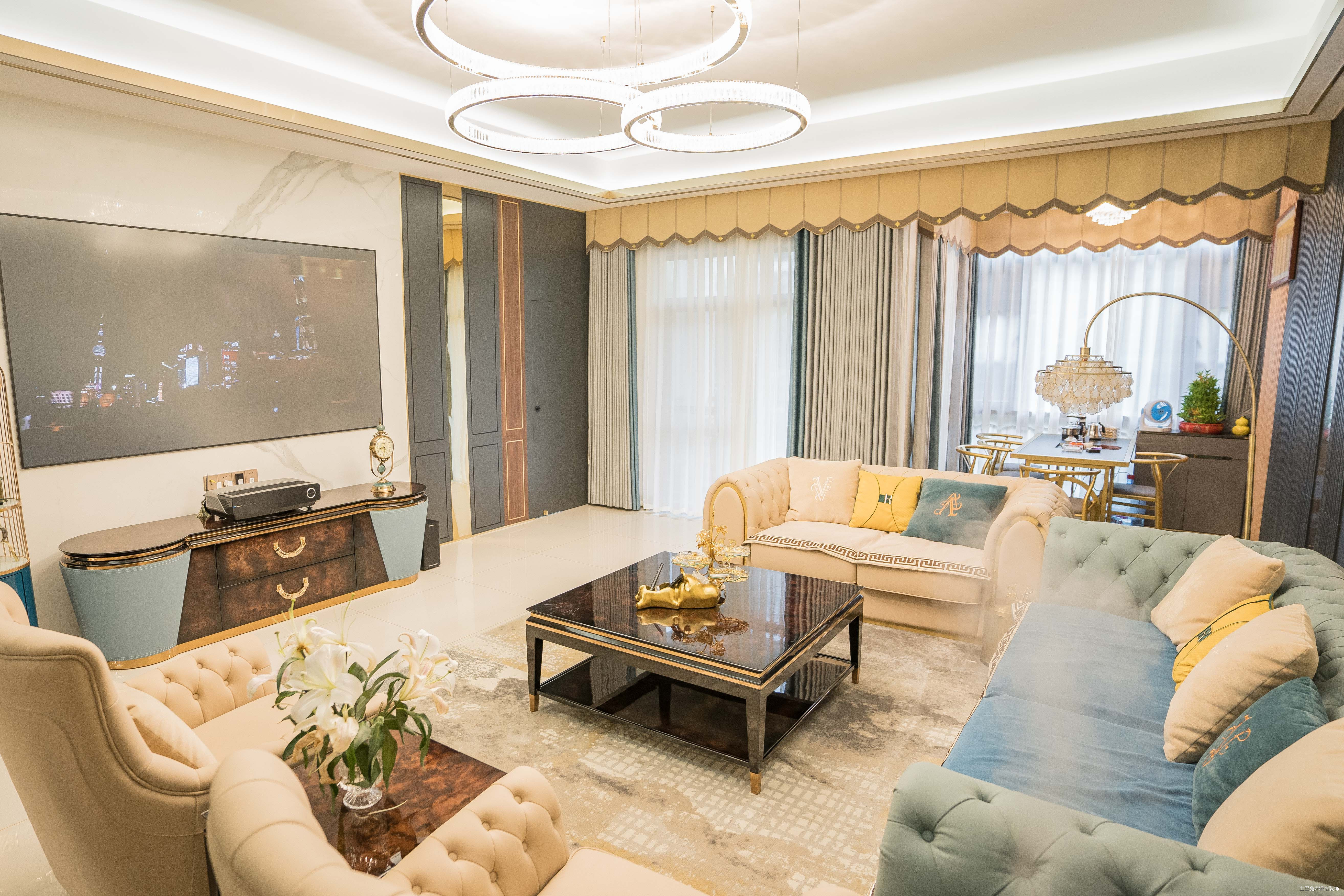 248㎡美式风复式温馨感与高级感同在欧式豪华客厅设计图片赏析