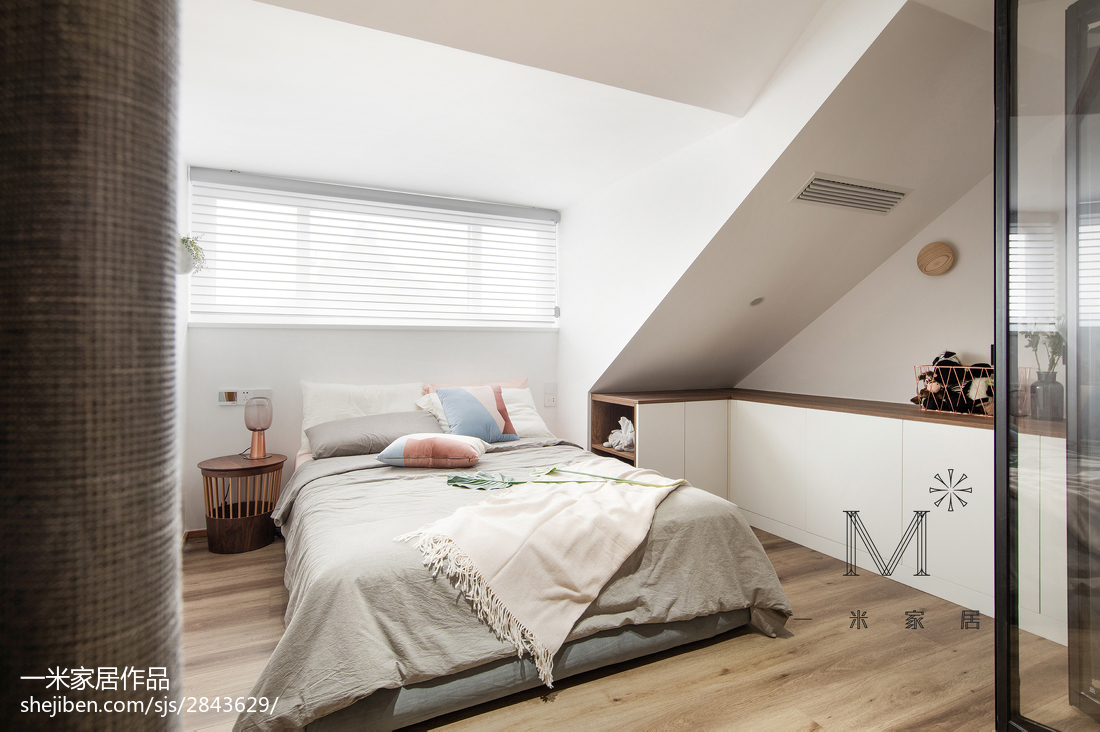 明亮70平北欧复式卧室设计案例